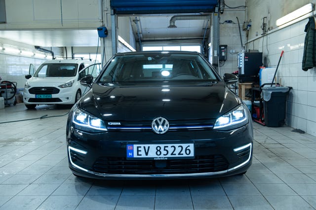 WVWZZZAUZKW912639 2019 VOLKSWAGEN GOLF-3
