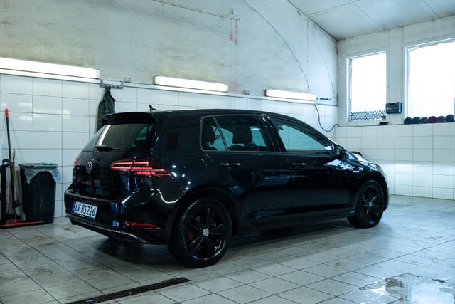 WVWZZZAUZKW912639 2019 VOLKSWAGEN GOLF-1
