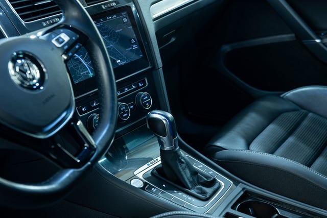 2019 VOLKSWAGEN GOLF - 17