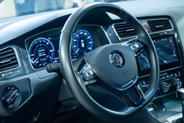 2019 VOLKSWAGEN GOLF - 18