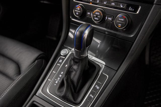 2019 VOLKSWAGEN GOLF - 17