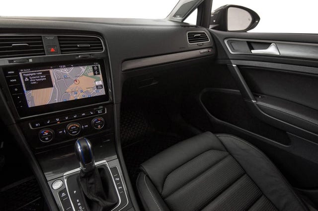2019 VOLKSWAGEN GOLF - 11