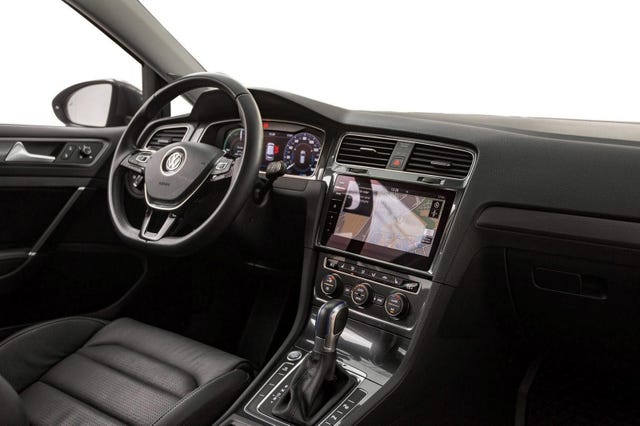 2019 VOLKSWAGEN GOLF - 10