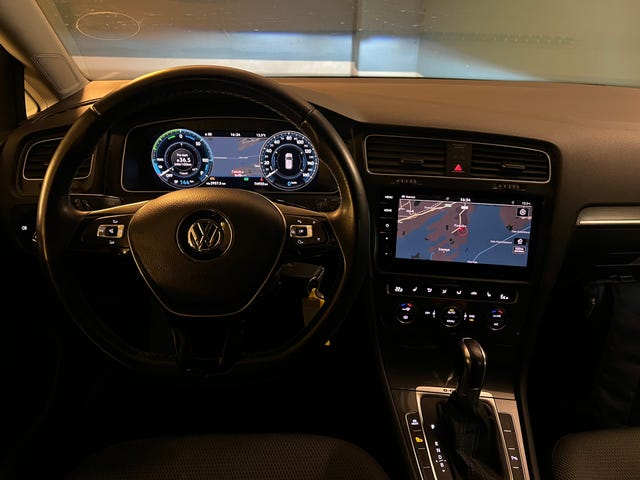 2018 VOLKSWAGEN GOLF - 10