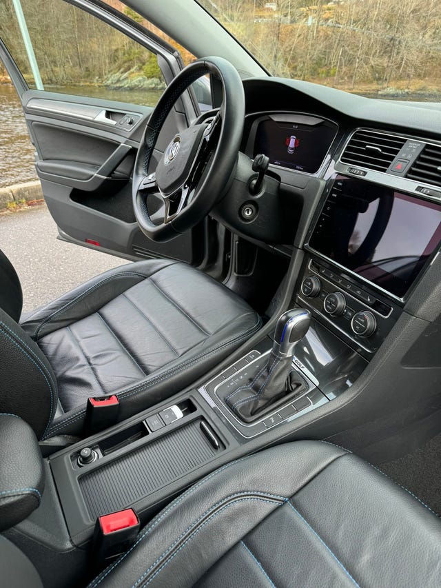 WVWZZZAUZKW901318 2019 VOLKSWAGEN GOLF-4