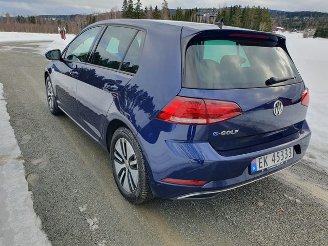 WVWZZZAUZJW900886 2018 VOLKSWAGEN GOLF-4