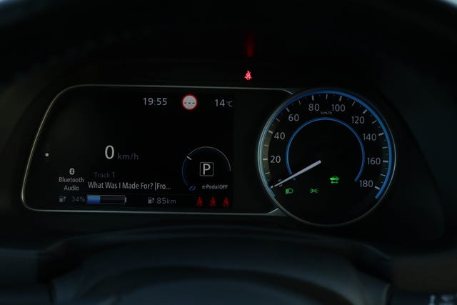 2018 NISSAN LEAF - 23