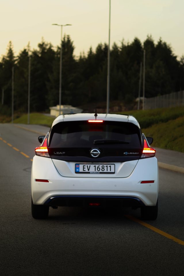 2018 NISSAN LEAF - 9