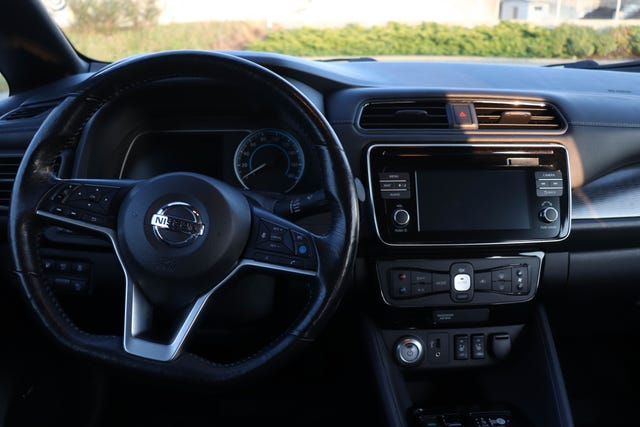 2018 NISSAN LEAF - 26