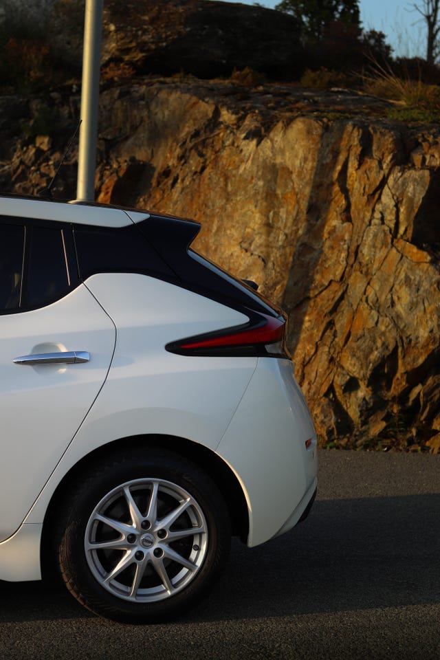 2018 NISSAN LEAF - 13