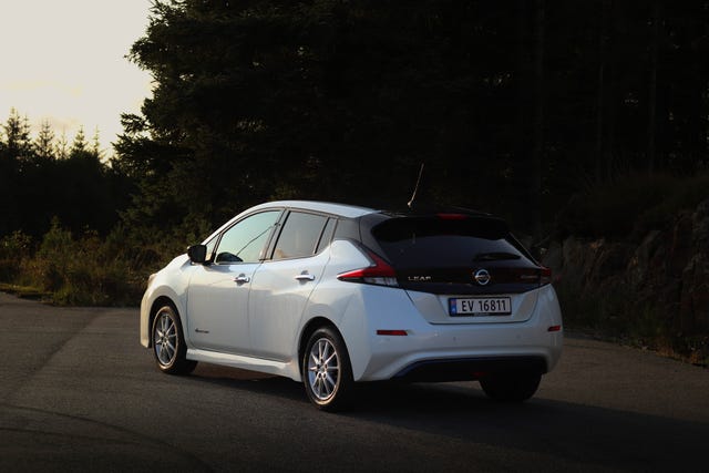 SJNFAAZE1U0027400 2018 NISSAN LEAF-5