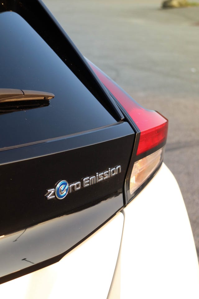 2018 NISSAN LEAF - 17