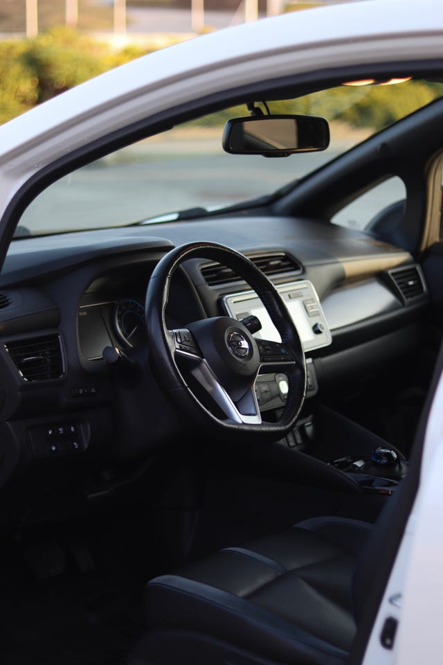 2018 NISSAN LEAF - 19