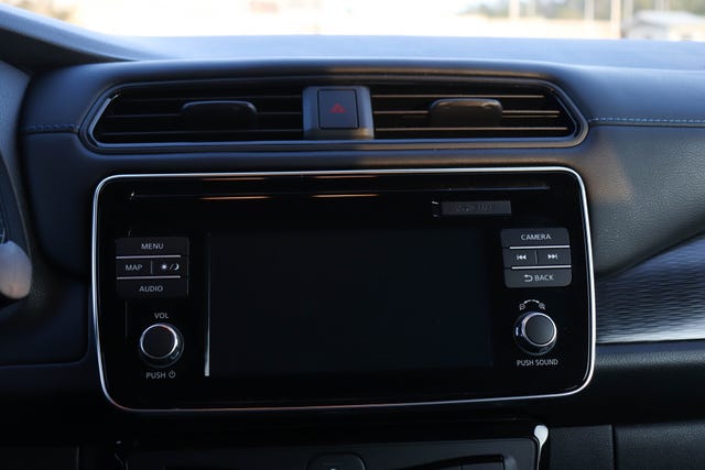 2018 NISSAN LEAF - 28
