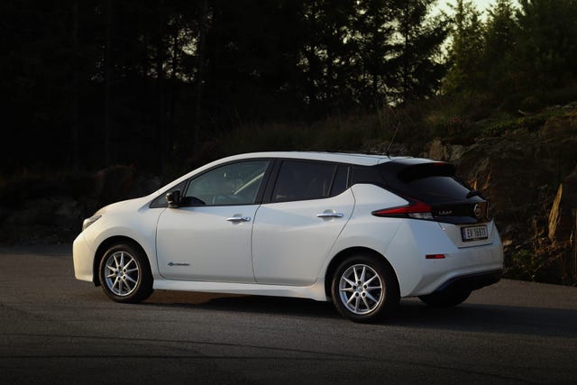 SJNFAAZE1U0027400 2018 NISSAN LEAF-4