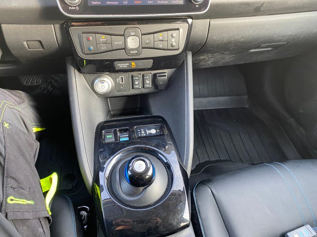 2020 NISSAN LEAF - 12