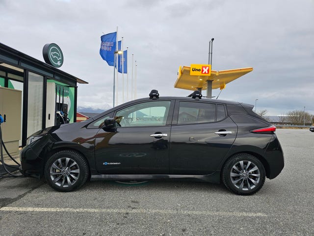 SJNFAAZE1U0007580 2018 NISSAN LEAF-4