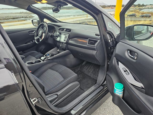 2018 NISSAN LEAF - 16