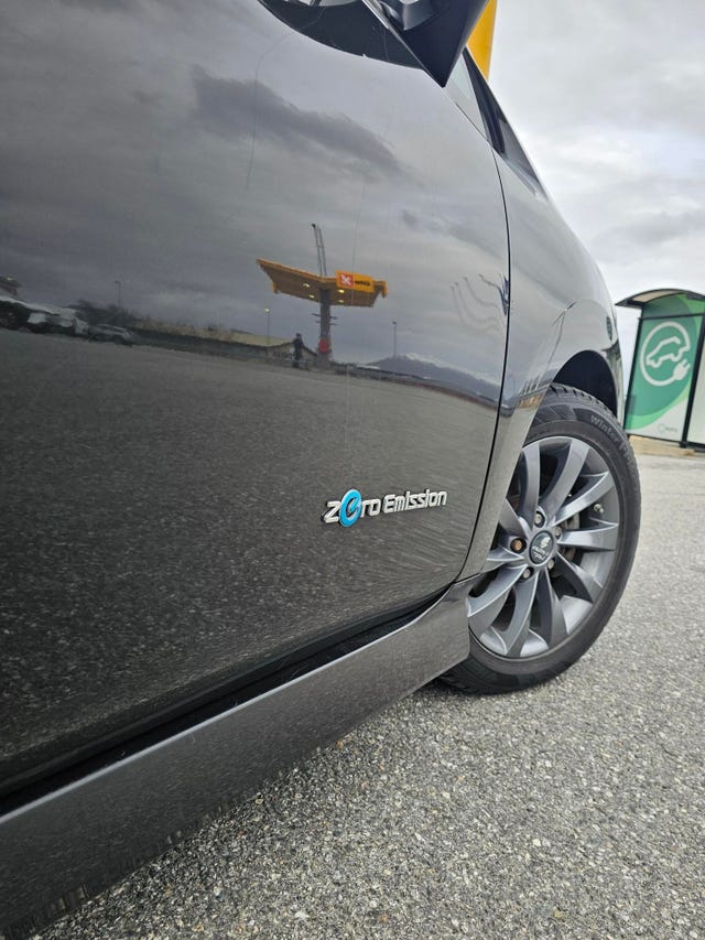 2018 NISSAN LEAF - 8