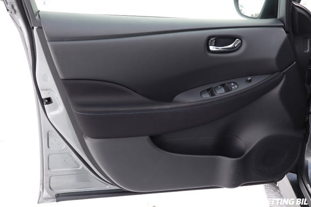 2021 NISSAN LEAF - 28