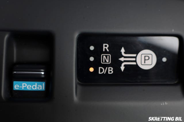 2021 NISSAN LEAF - 30