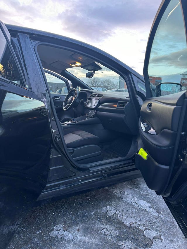SJNFAAZE1U0016026 2018 NISSAN LEAF-3