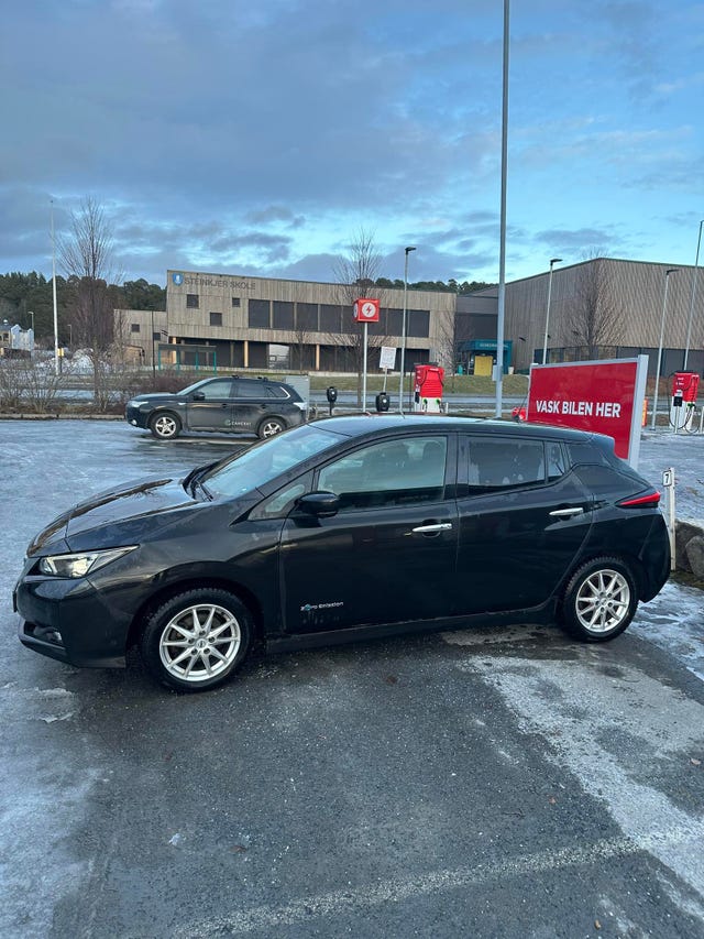 SJNFAAZE1U0016026 2018 NISSAN LEAF-4