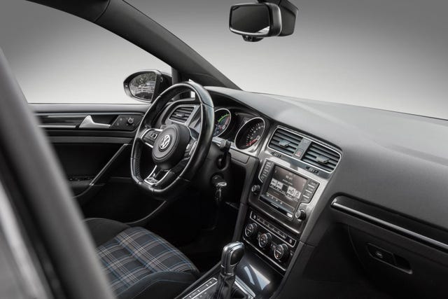 2015 VOLKSWAGEN GOLF - 11