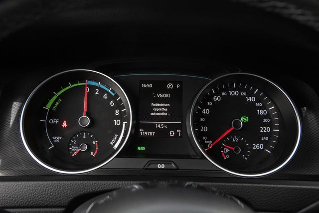2015 VOLKSWAGEN GOLF - 16