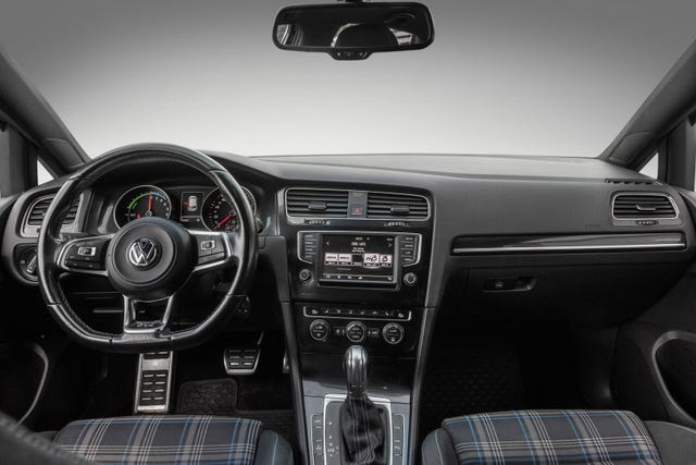 2015 VOLKSWAGEN GOLF - 12