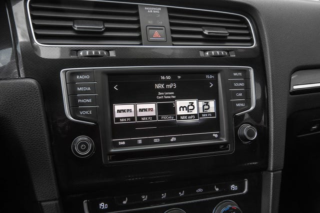 2015 VOLKSWAGEN GOLF - 18