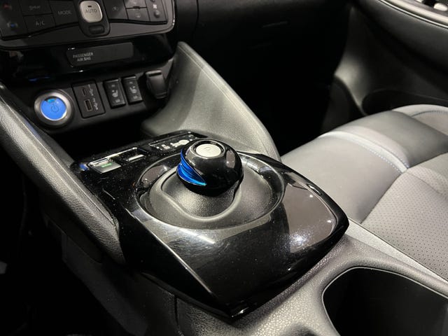 2021 NISSAN LEAF - 26