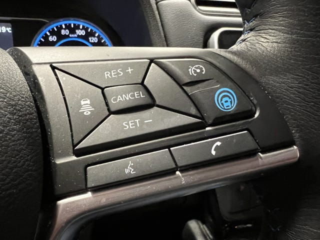 2021 NISSAN LEAF - 25