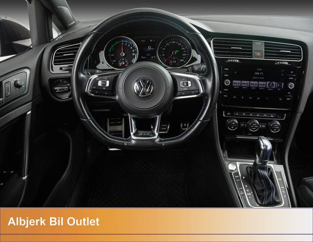 2019 VOLKSWAGEN GOLF - 26
