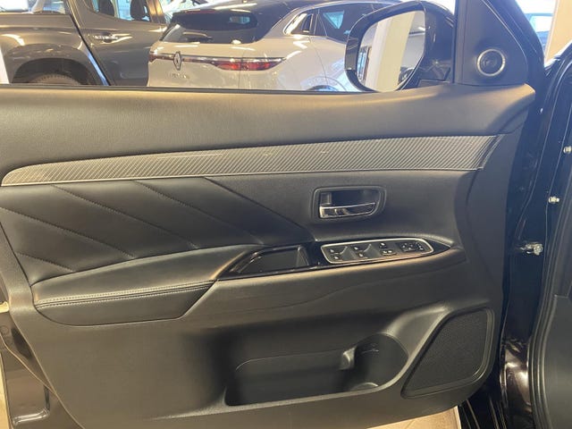 2020 MITSUBISHI OUTLANDER - 11