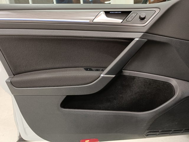 2018 VOLKSWAGEN GOLF - 11
