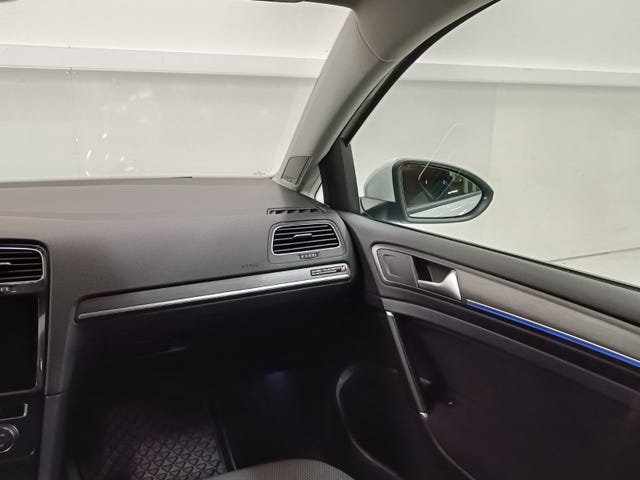 2018 VOLKSWAGEN GOLF - 18