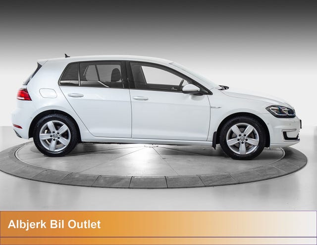 WVWZZZAUZJ8904054 2018 VOLKSWAGEN GOLF-5