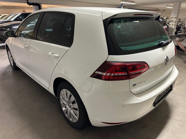2015 VOLKSWAGEN GOLF - 16