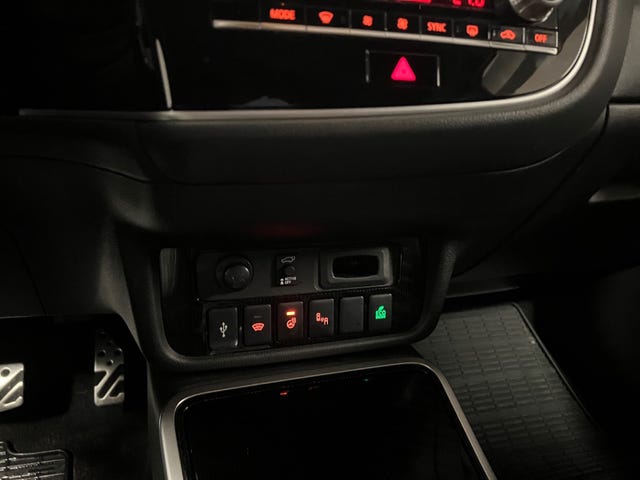 2020 MITSUBISHI OUTLANDER - 19