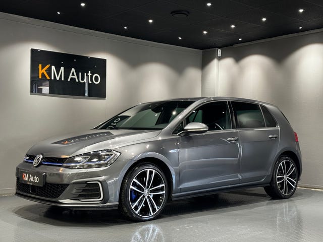 WVWZZZAUZJW803087 2018 VOLKSWAGEN GOLF-1