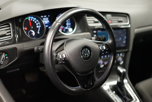 2019 VOLKSWAGEN GOLF - 11