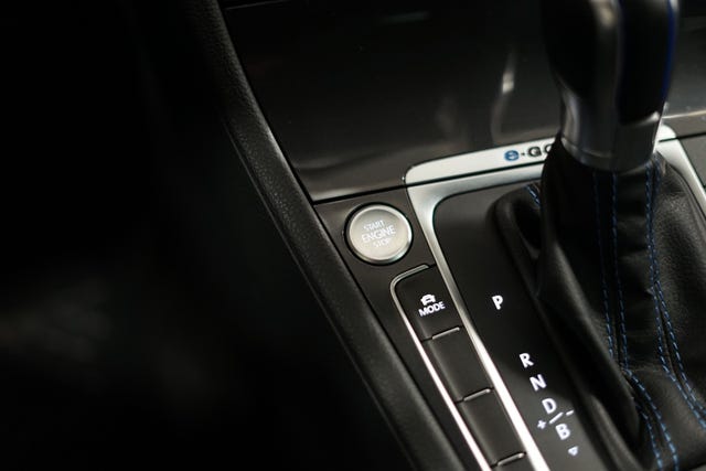2019 VOLKSWAGEN GOLF - 13
