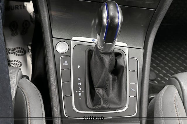 2019 VOLKSWAGEN GOLF - 24