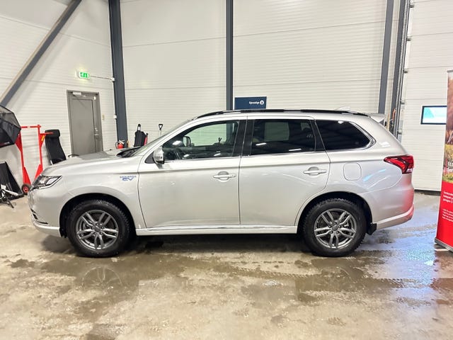 JMBXDGG3WLZ023402 2020 MITSUBISHI OUTLANDER-2