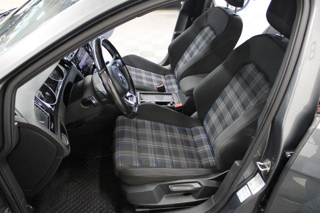 2019 VOLKSWAGEN GOLF - 20