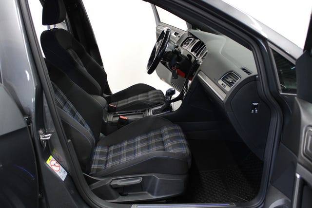 2019 VOLKSWAGEN GOLF - 14