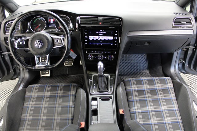2019 VOLKSWAGEN GOLF - 21