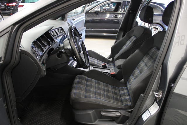 2019 VOLKSWAGEN GOLF - 18