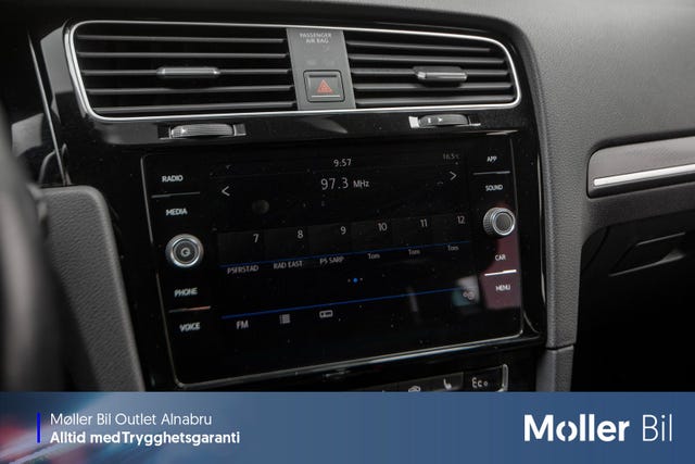 2018 VOLKSWAGEN GOLF - 24